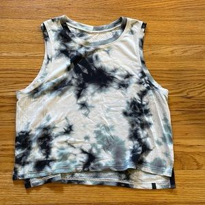 Cropped lululemon athletic tank